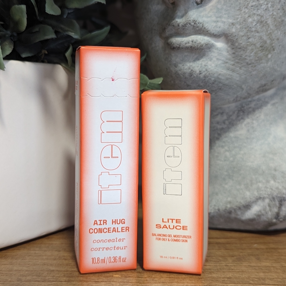 Item Bundle of Air Hug Concealer in Shade 350, Lite Sauce Balancing Moisturizer